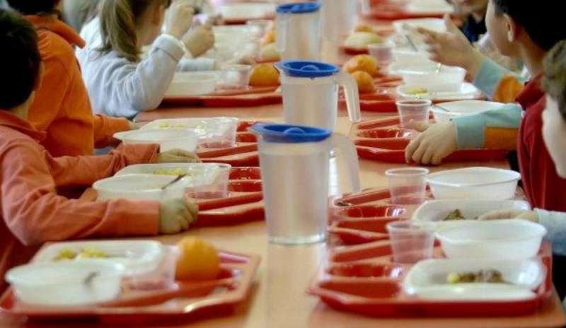 Intossicati 35 bimbi dopo pasto in mensa a scuola