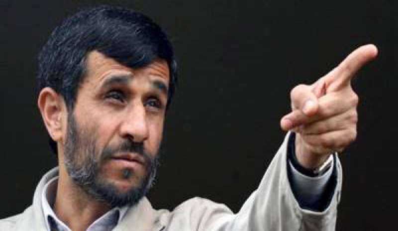 Iran: Ahmadinejad si candida a sorpresa alle elezioni presidenziali