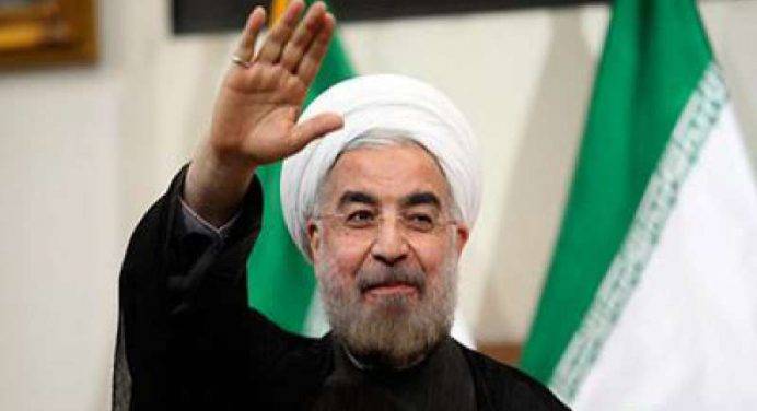 Iran, parte il Rohani bis: Khamenei ratifica ufficialmente la nomina a presidente