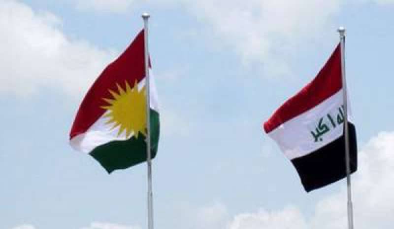 Iraq, bandiera curda sulla città contesa di Kirkuk, Erdogan: “Rimuovetela”