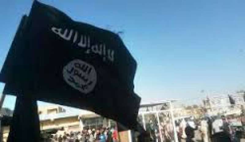 Isis, 14enne con cintura esplosiva si costituisce