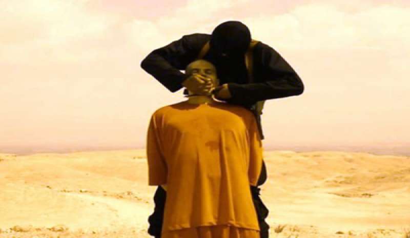Isis annuncia la decapitazione dell’ostaggio inglese David Haines