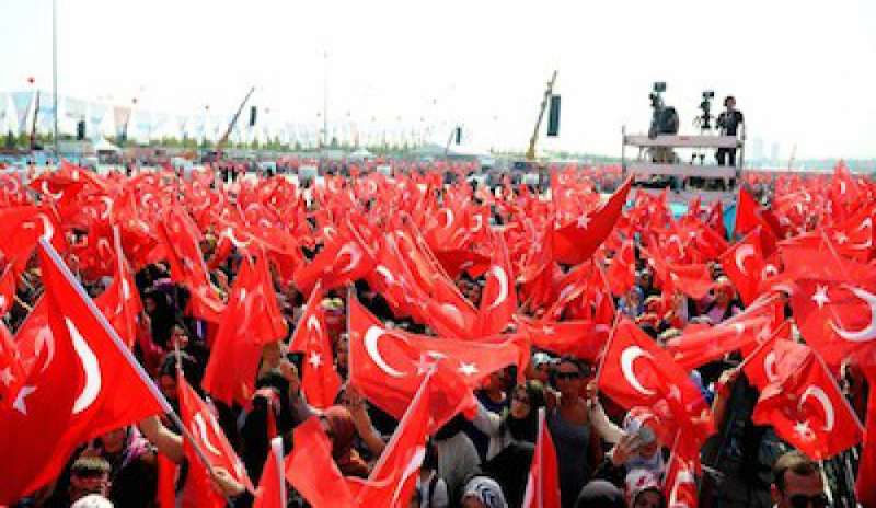 ISTANBUL, MANIFESTAZIONE DI GOVERNO E OPPOSIZIONE PER LA DEMOCRAZIA