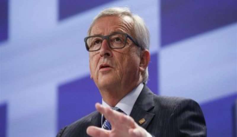 Juncker a Strasburgo: “Migranti? L’Italia ha salvato l’onore dell’Ue”