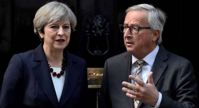 Juncker e May: “Accelerare i negoziati nei prossimi mesi”