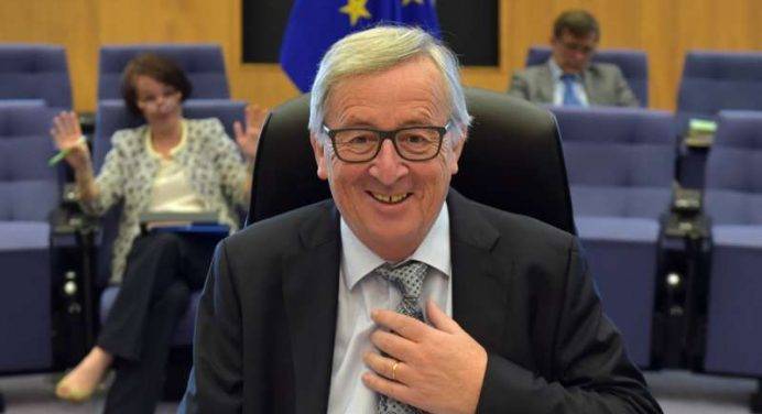 Juncker: “Italia sbaglia, ecco cosa rischia”