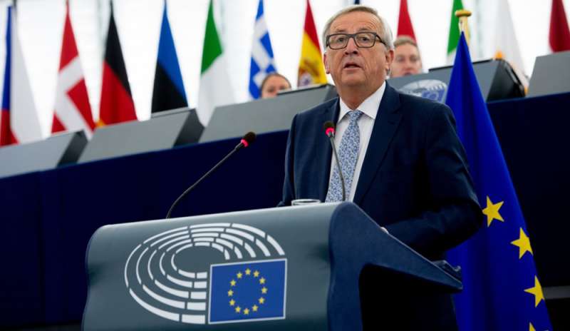 Juncker: “No al nazionalismo, porte aperte all'immigrazione legale”