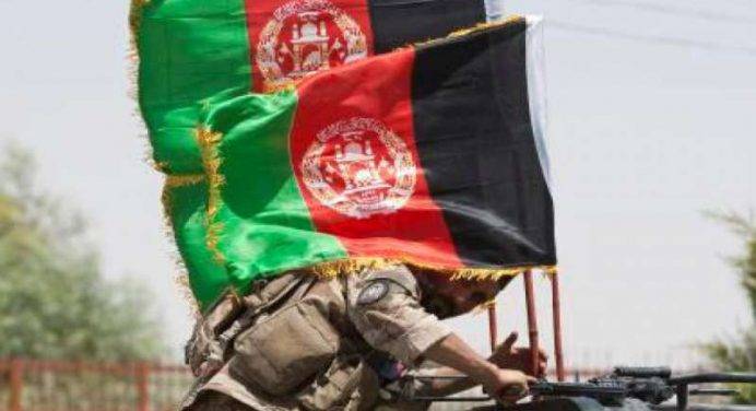 Kabul, talebani attaccano polizia afghana