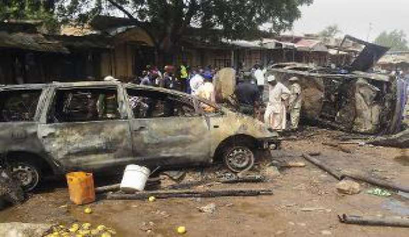 Kamikaze si fa esplodere alla stazione dell’autobus, sangue in Nigeria
