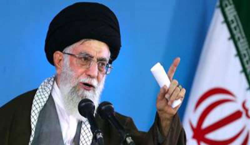 KHAMENEI: “L’ACCORDO SUL NUCLEARE NON HA PORTATO BENEFICI ALL’IRANIANO COMUNE”