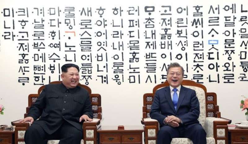 Kim e Moon: “La guerra è finita”