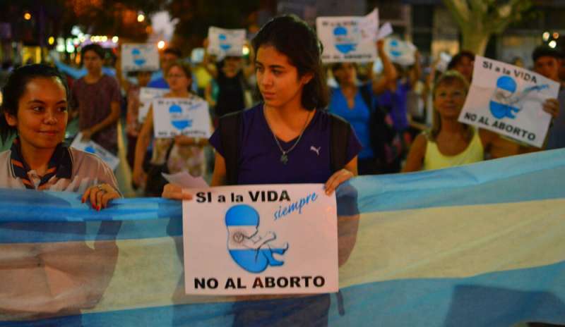 L'Argentina marcia per la vita, contro l'aborto