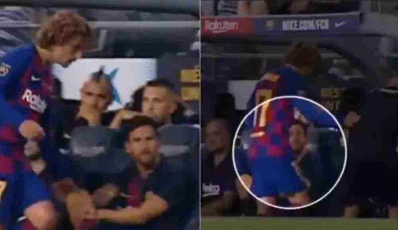 Il “gran rifiuto” di Messi: ignora il saluto di Griezmann in panchina