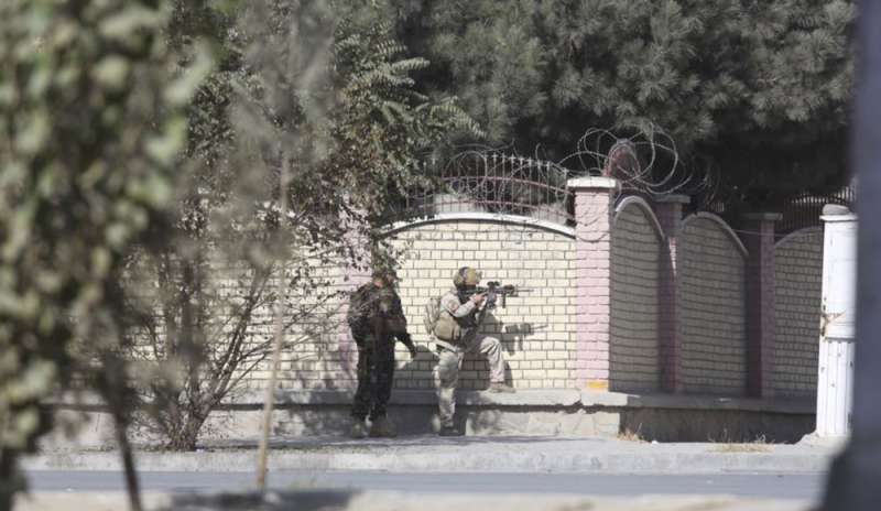 L'Isis attacca una tv di Kabul: “Uccise 20 persone”