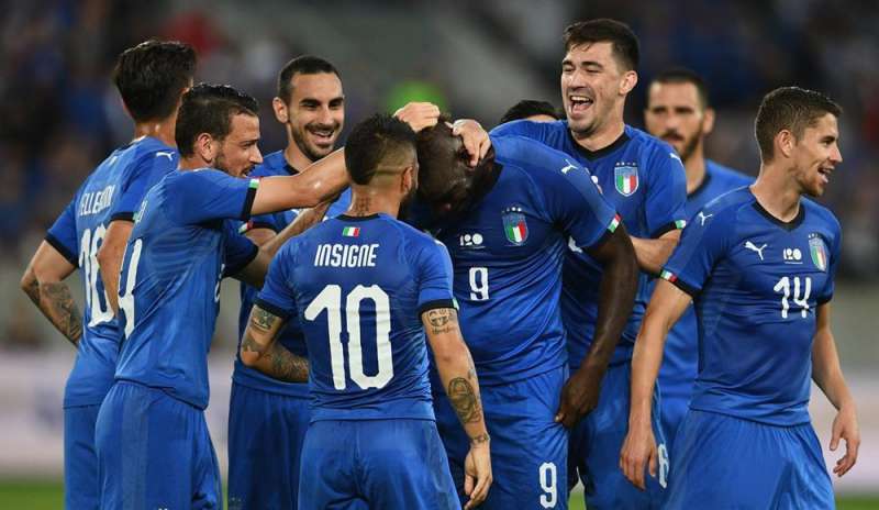 L'Italia ne fa 2, Mancini parte bene