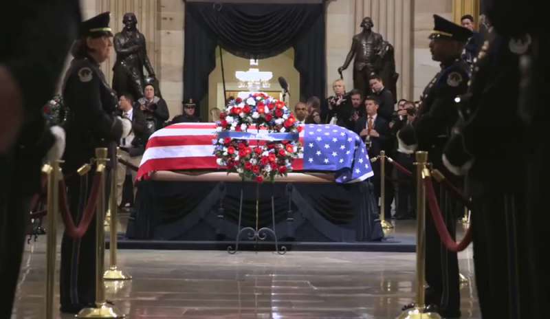 L'omaggio dell'America a Bush Sr.
