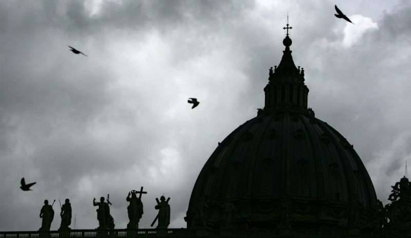 L’uscita di Milone e quelle strane coincidenze in Vaticano