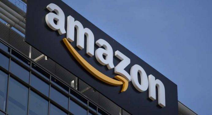 La Commissione Ue: “Amazon restituisca 250 milioni”