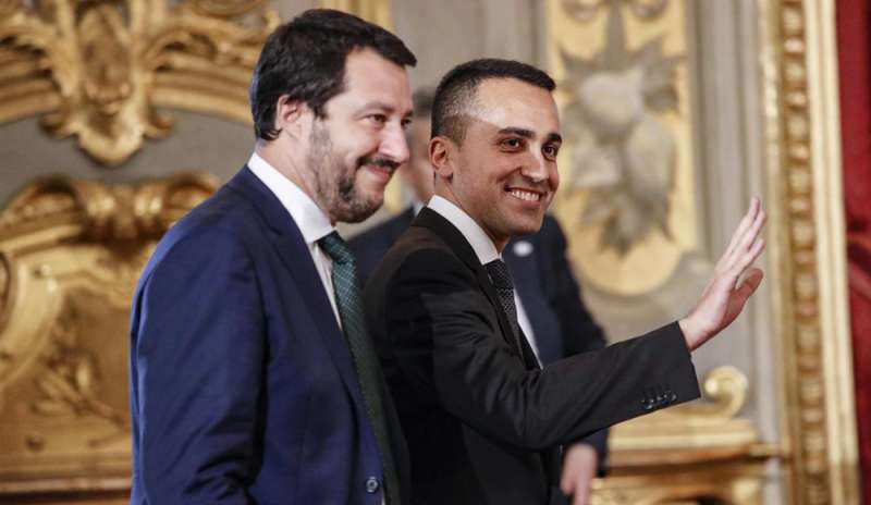 La difesa di Salvini e Di Maio, il Pd dà battaglia