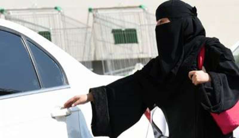 La doppia faccia dell’Arabia sui diritti: apre alle donne al volante e condanna a morte un disabile
