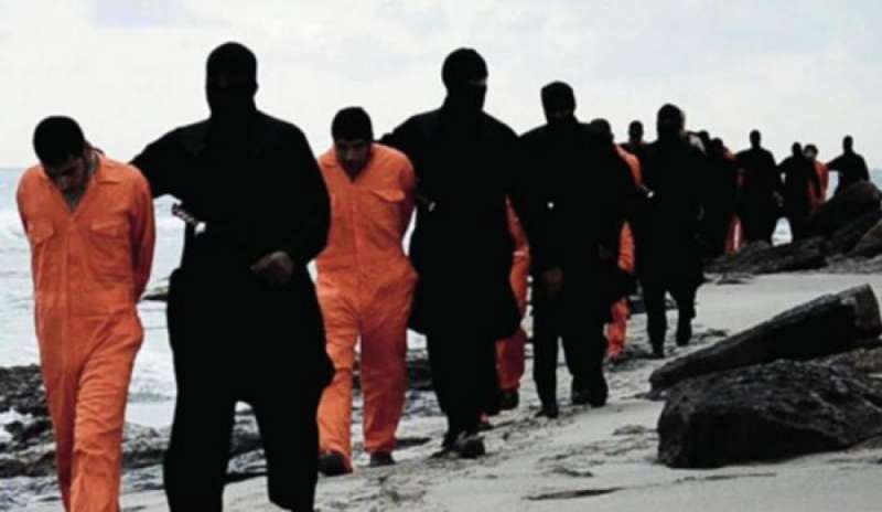 La Libia conferma l’uccisione di 21 copti da parte del Califfato
