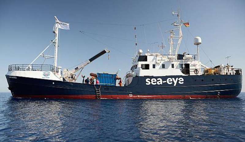 La nave Alan Kurdi minacciata dai libici