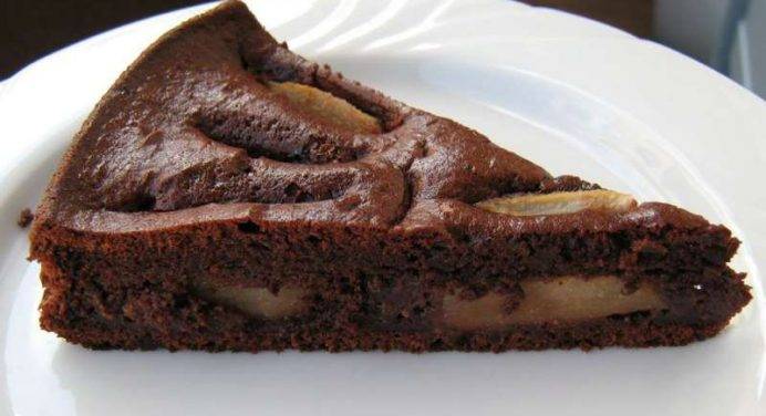Pere e cioccolato: gli ingredienti per una torta golosa