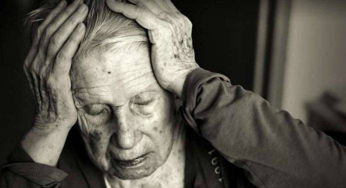 La scarsa igiene orale provoca l'Alzheimer?