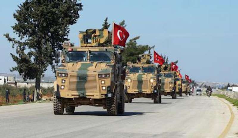 La Turchia invia rinforzi militari a Idlib