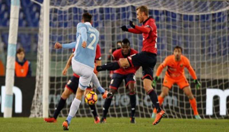Lazio ai quarti di Coppa Italia: 4-2 al Genoa. Sassuolo fuori: 1-2 in casa col Cesena