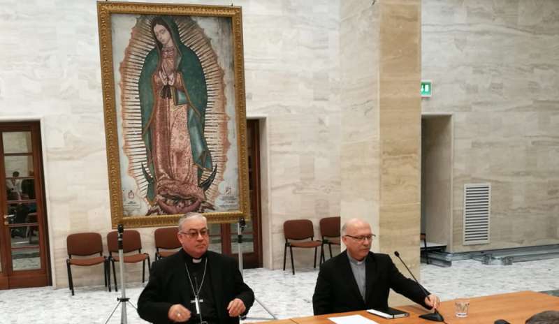 Le dimissioni dei vescovi cileni nelle mani del Papa