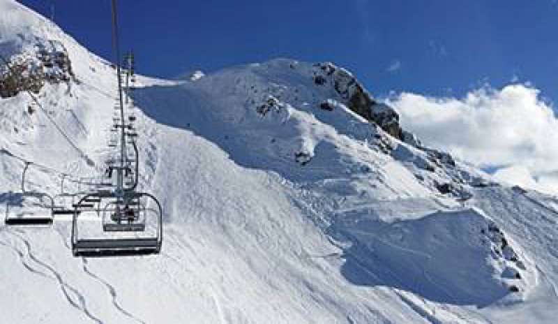 Les Deux-Alpes, scontro in pista tra due sciatori: muore un 52enne italiano