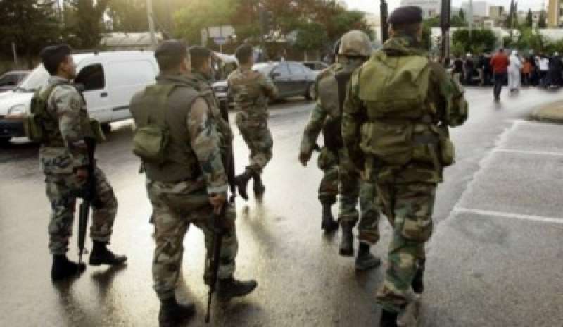 Libano, al-Nusra minaccia la polizia su Twitter