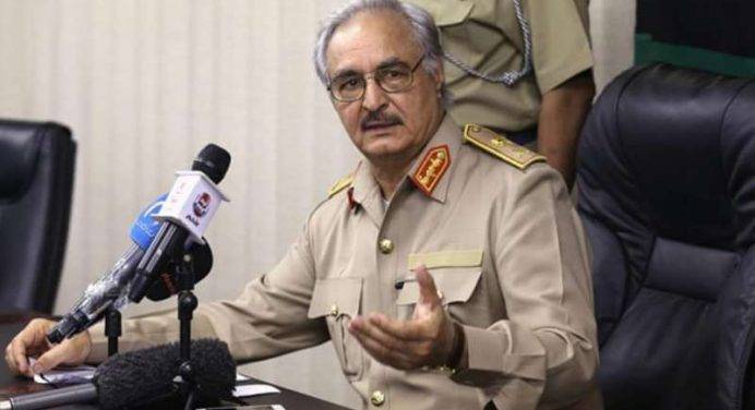 Libia, Haftar annuncia il cessate il fuoco