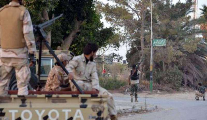 Libia: le milizie islamiche conquistano la prima caserma di Bengasi
