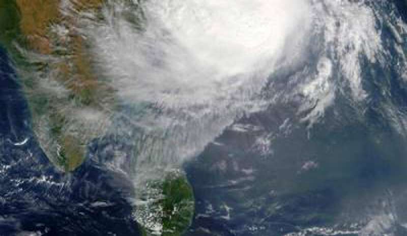 L’India flagellata dal ciclone Vardah: 7 morti e 50 mila persone evacuate