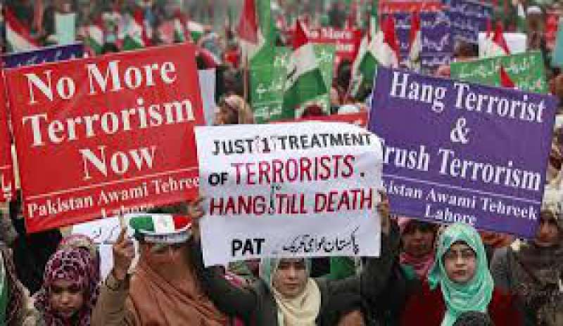 Linea dura in Pakistan: impiccati altri due terroristi