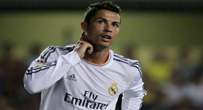 L’umanità soffre, il calcio spreca. Per Cristiano Ronaldo proposta choc: “Chi offre 400 milioni lo compra”