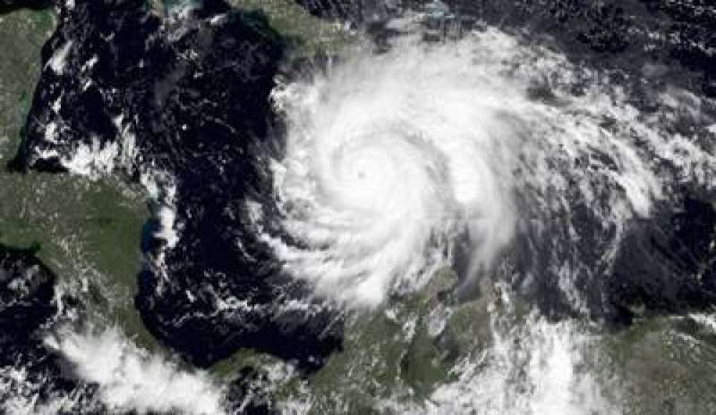 L’uragano Matthew minaccia la Florida: “Evacuare la costa”