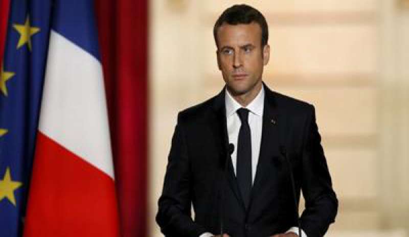 Macron sceglierà i giornalisti che potranno seguirlo in viaggio
