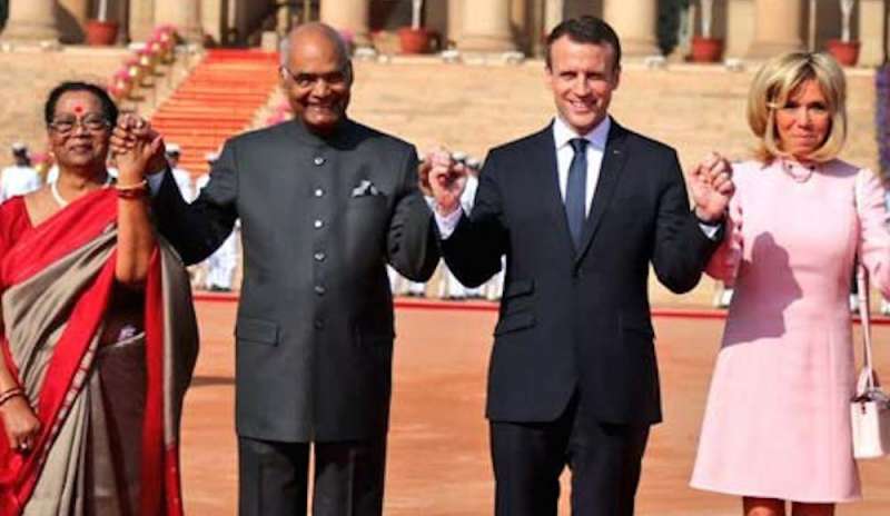 Macron in India per commercio, difesa e energia solare