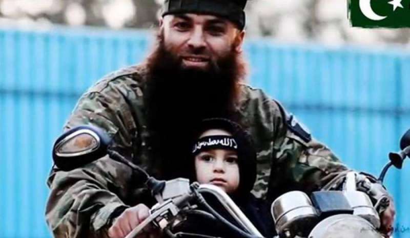 Madre riconosce il figlio di 4 anni tra i miliziani dell’Isis in Siria