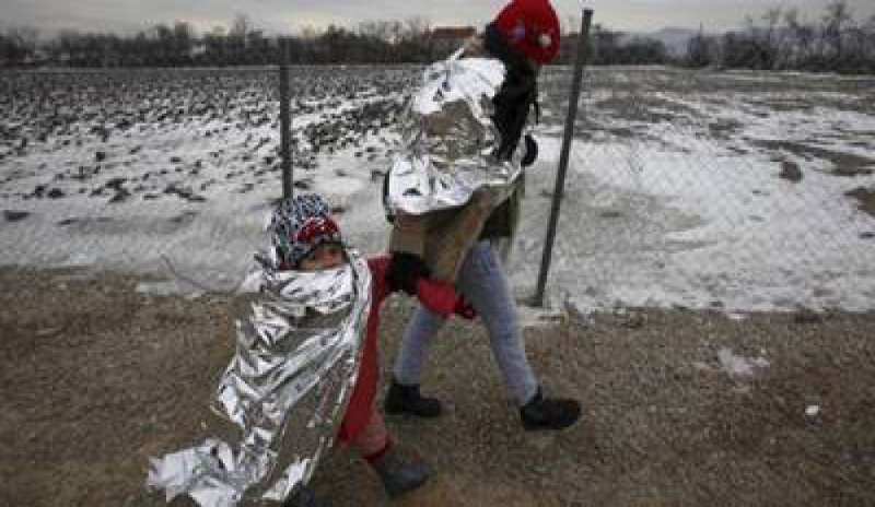 Maltempo, l’allarme dell’Unicef: “Bimbi migranti a rischio in Europa”