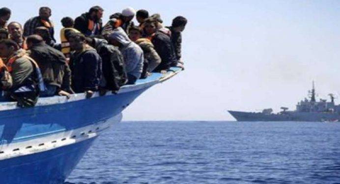 Il mare d’inverno non ferma i migranti: sbarchi in Sicilia e Andalusia