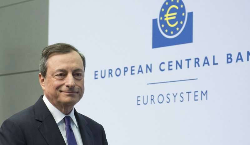 Mario Draghi ipotizza il taglio dei tassi d'interesse