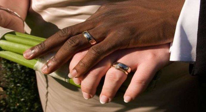 Messina: falsi matrimoni per il permesso di soggiorno