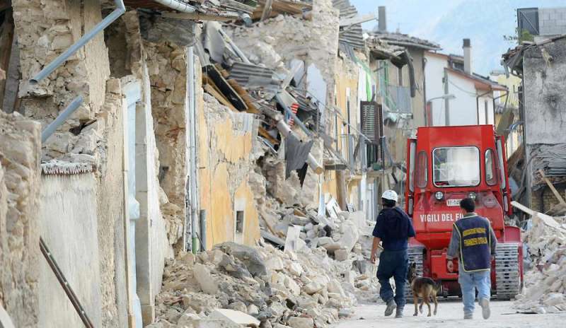 Mattarella: “Ricostruzione grande sfida nazionale”