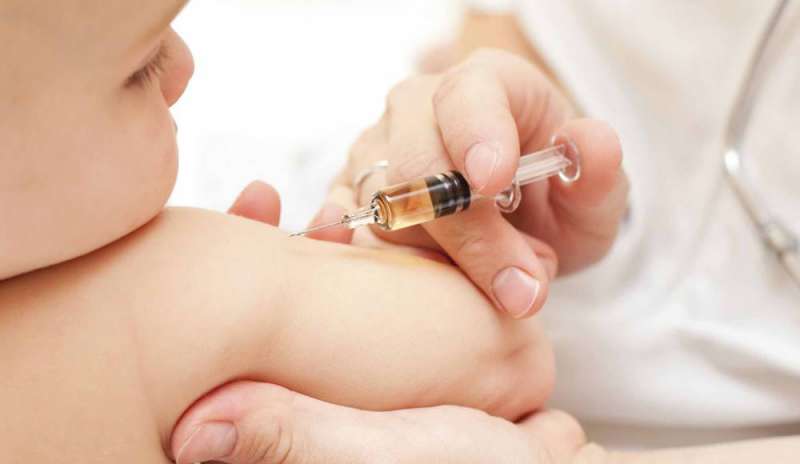 Mattarella sui vaccini: “No a credenze anti-scientifiche”