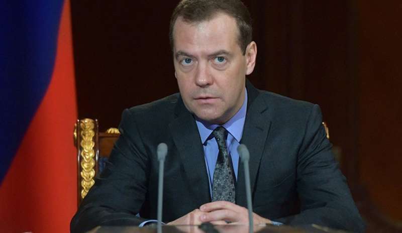 Medvedev: “Guerra economica con gli Usa”