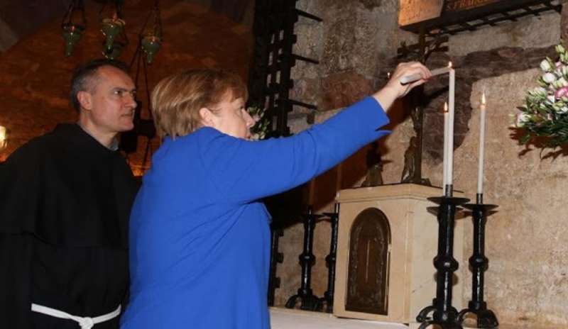 Merkel ha ricevuto la Lampada della Pace